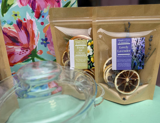 Simmer Pot Gift Set product photo from Maggie's Farm & Aromatics Etsy listing